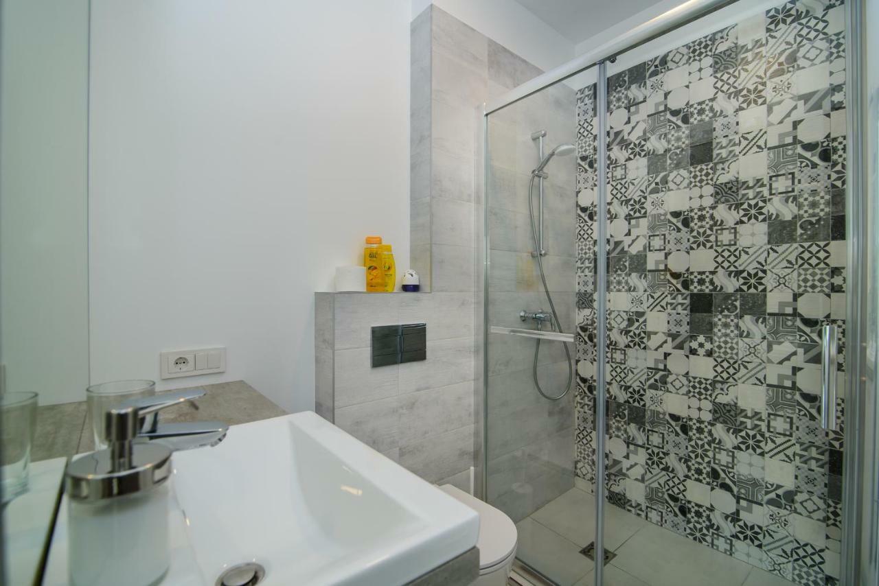Family Apartments 2 Вильнюс Экстерьер фото